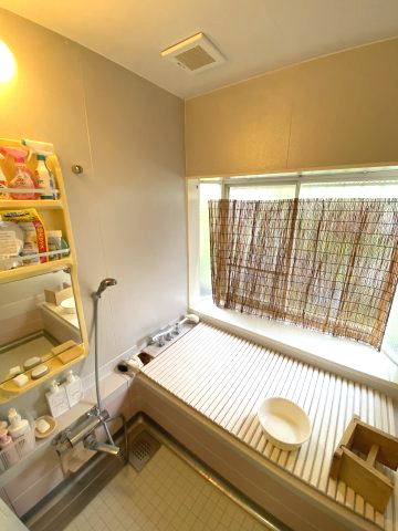 上鶴間本町７丁目　中古戸建の浴室