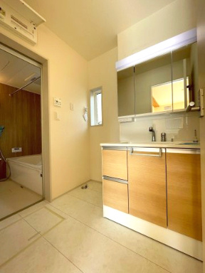 三島市谷田　新築戸建　全2棟　2号棟の独立洗面台