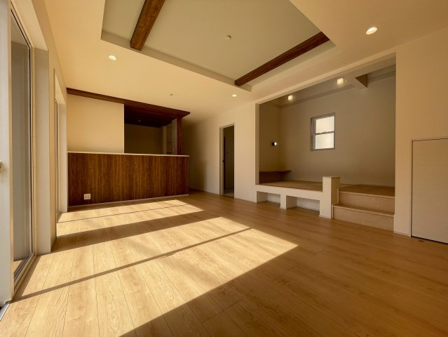 三島市谷田　新築戸建　全2棟　2号棟の居間・リビング