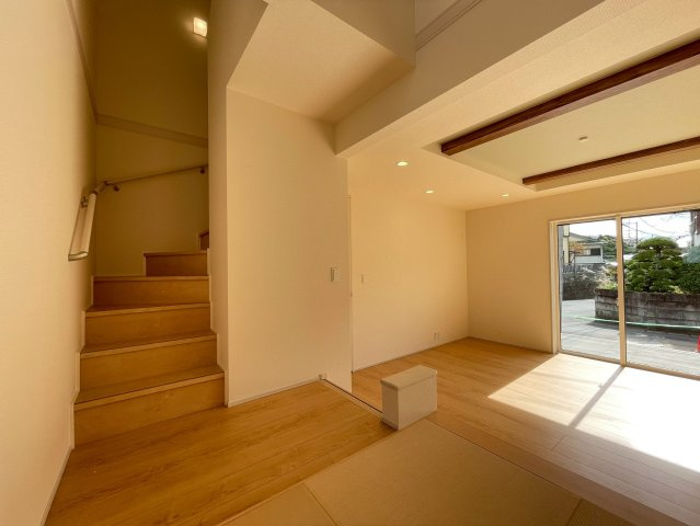 三島市谷田　新築戸建　全2棟　2号棟の居間・リビング