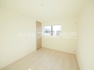 【洋室】 | 奈良市学園大和町２丁目の新築一戸建 全２区画 | 現地写真（２号地２階洋室）