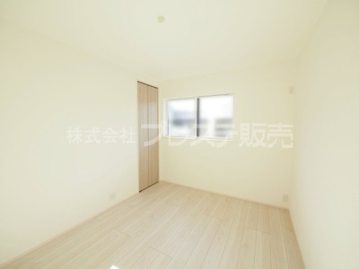 【洋室】 | 奈良市学園大和町２丁目の新築一戸建 全２区画 | 現地写真（２号地２階洋室）