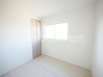 【トイレ】 | 奈良市学園大和町２丁目の新築一戸建 全２区画 | 現地写真（２号地２階トイレ）温水洗浄便座を標準装備！