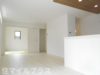 【居間・リビング】 | 郡山市富田町大徳南新築一戸建て4棟 | ゆったりとしたリビングです