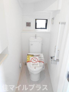 【トイレ】 | 郡山市富田町大徳南新築一戸建て4棟 | 落ち着いた色調のトイレです