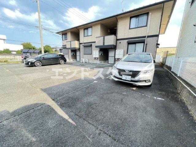 グラシアAの駐車場|お部屋探しはエンドスケープまで！お客様の理想お聞かせ下さい♪