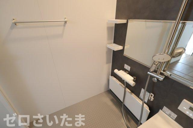 《仲介手数料無料》練馬区東大泉７丁目6-10(全1戸)新築一戸建てケイアイスタイルの浴室