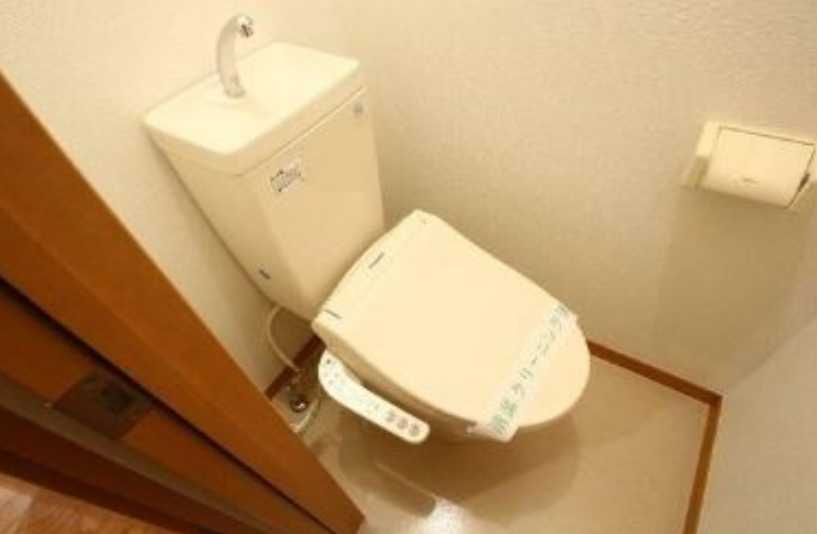 ウィスタリア世田谷　駅近　角部屋　独立洗面台のトイレ