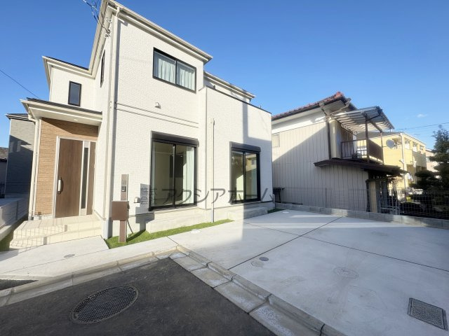 入間市仏子・全5棟　新築一戸建　D号棟　～IDS工法～の前面道路含む現地写真