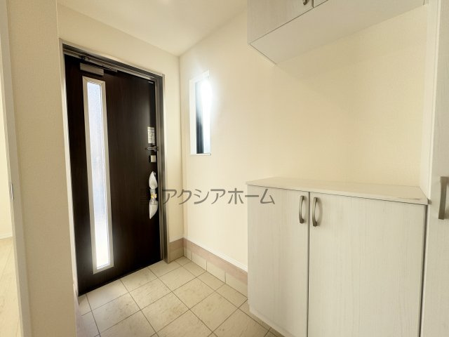 入間市仏子・全5棟　新築一戸建　D号棟　～IDS工法～の玄関