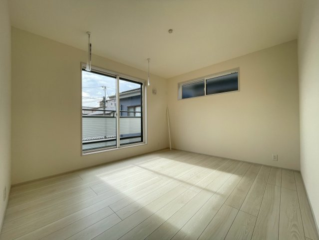 三島市谷田　新築戸建　全2棟　1号棟の洋室