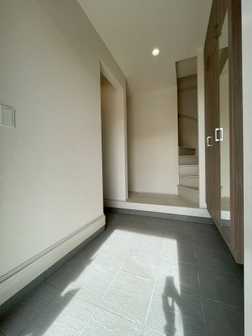 三島市谷田　新築戸建　全2棟　1号棟の玄関