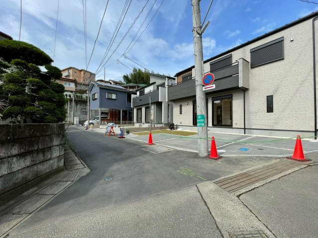 三島市谷田　新築戸建　全2棟　1号棟の前面道路含む現地写真|現地写真