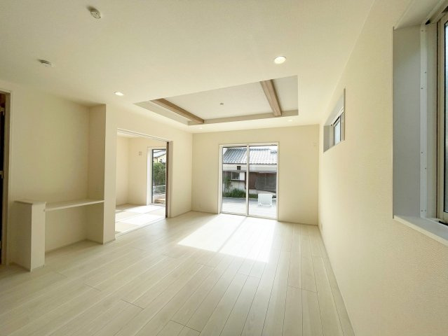 三島市谷田　新築戸建　全2棟　1号棟の居間・リビング|現地写真