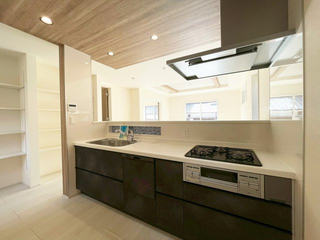 三島市谷田　新築戸建　全2棟　1号棟のキッチン