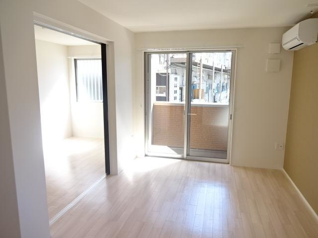 ロイヤルハイツ横浜の内装|リビング