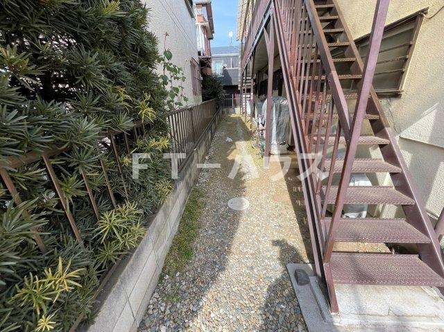 サンハイツミヤマのエントランス