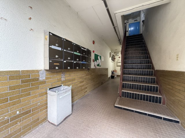 早川グリーンマンションのエントランス