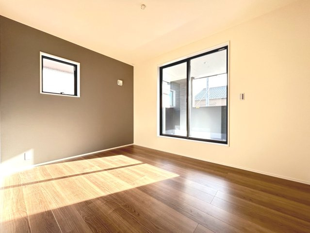 リーブルガーデン　扶桑町高雄薬師堂　全4区画分譲の寝室|すべての居室にはたっぷり収納できる大型のクローゼット、各室に２４時間換気システムを設置しています。
排気ファンから低風量で24時間強制排気し、家の中の空気をいつも新鮮に保ちます。
