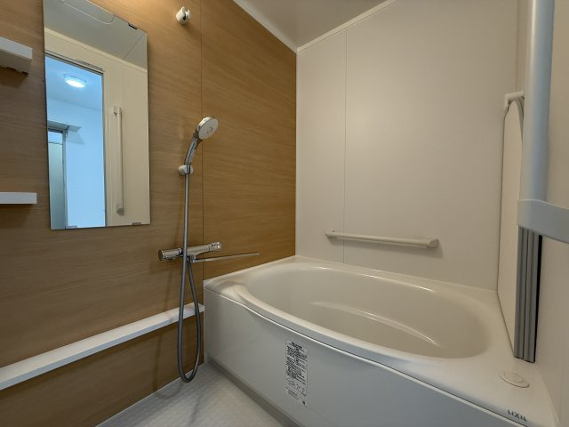 メゾンドール明石山ノ手台Ｂ棟の浴室