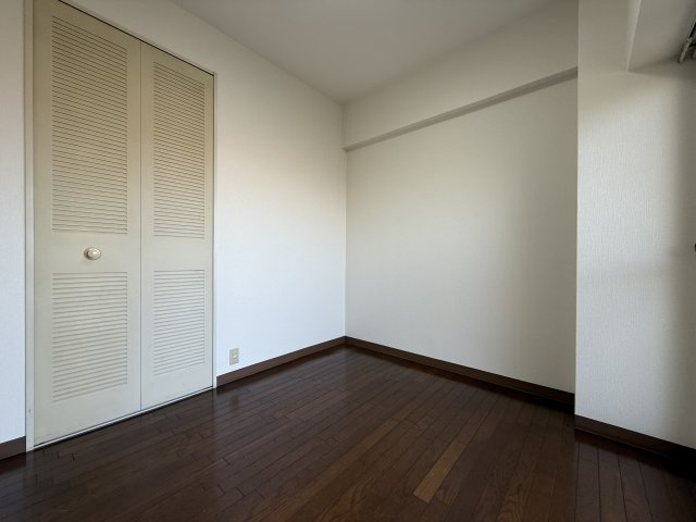 メゾンドール明石山ノ手台Ｂ棟の洋室