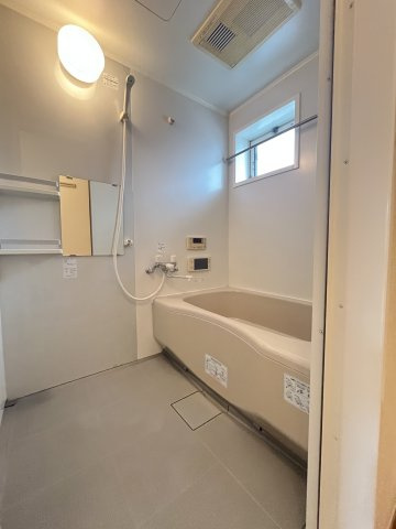 フルール・プリムヴェール Dの浴室