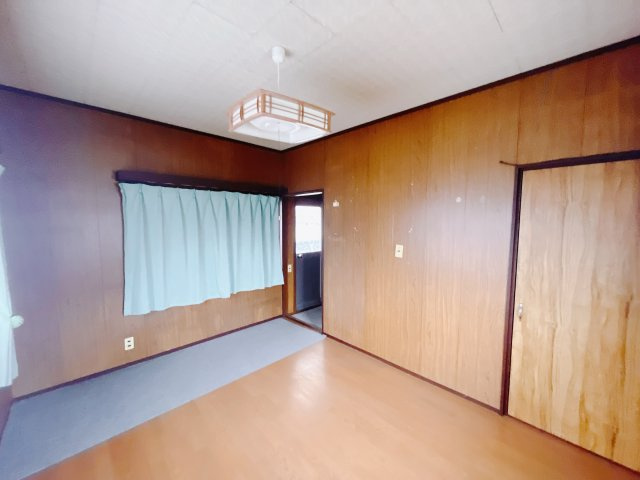 【中古戸建】前橋市青柳町の洋室|■2階洋室｜子供部屋のメリットは「自立心を養うことができる」「自分で整理整頓できるようになる」そして、お子様が成長した際には「プライバシーを確保できる」といい事だらけ♪