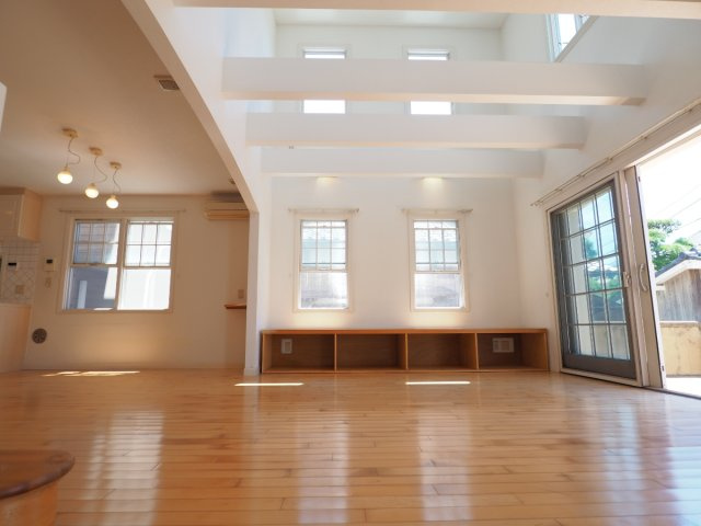 海徒歩2分！海辺ライフ　の居間・リビング