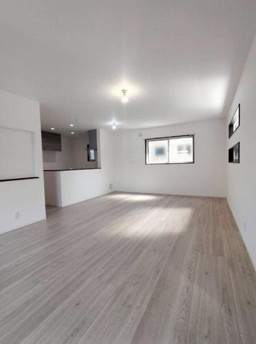 【居間・リビング】 | 【仲介手数料０円】相模原市緑区相原6丁目　中古一戸建て | 相模原市緑区相原6丁目　中古一戸建て