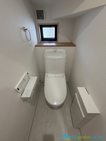 秦野市東田原　新築戸建　全10区画9号棟のトイレ