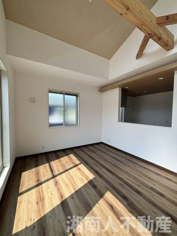 茅ヶ崎市白浜町　新築戸建　の居間・リビング|居間です