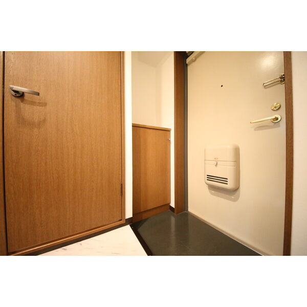 プロビデンス新瑞橋の玄関