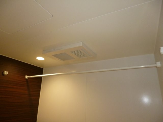 フォルトゥーナ石見の浴室|室内物干し