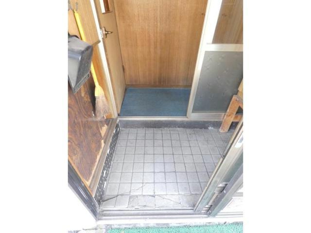 鳥取南８－６－１４貸家の玄関