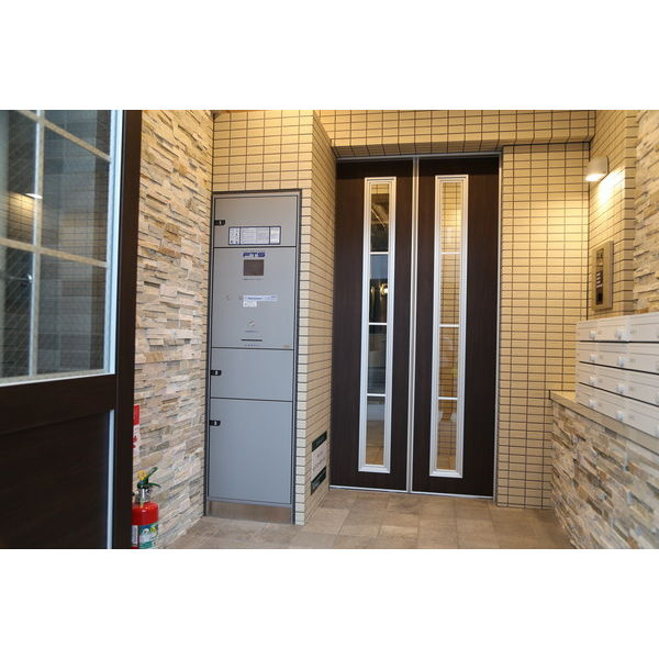 ベルフォート新瑞橋のエントランス