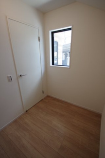 【洋室】 | 【仲介手数料無料！！】府中市分梅町2丁目　新築戸建て（全1棟）1号棟　5999万円 | 2階納戸（約3帖）