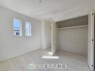 【洋室】 | ハートフルタウン宇都宮市西川田東町306番　A号棟 | 各居室に収納付で住みやすさにこだわっています♪