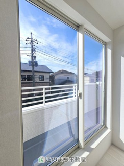 【設備】 | ハートフルタウン宇都宮市西川田東町306番　A号棟 | 居室のサッシにはペアガラスを採用しております。高い断熱性による省エネと結露対策に有効です。