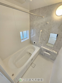 【浴室】 | ハートフルタウン宇都宮市西川田東町306番　A号棟 | ゆったりと入れるフルオートバスはお子様との団らんバスタイムが楽しめます♪
足を伸ばしてゆったりくつろげる１坪バスルームです☆