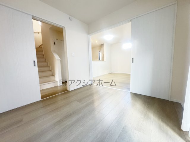 入間市仏子・全5棟　新築一戸建　E号棟　～IDS工法～の洋室|1階　4.5帖　洋室