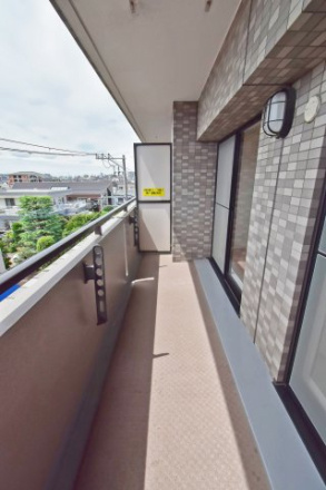ライオンズガーデン平和台のバルコニー