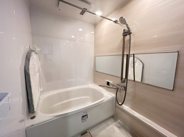 プレステージ灘新在家Ⅲの浴室|浴室はユニットバス新調♪浴室乾燥機付きで雨の日のお洗濯でも安心♪
