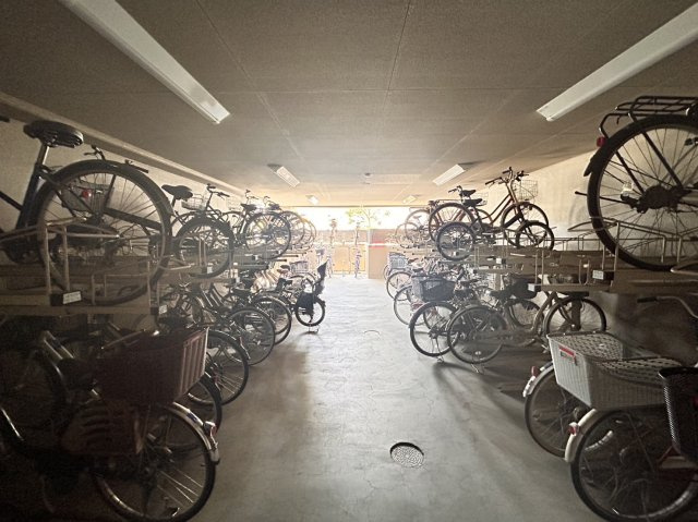プレステージ灘新在家Ⅲの駐輪場