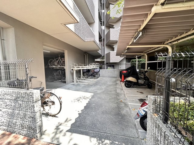 プレステージ灘新在家Ⅲの駐輪場