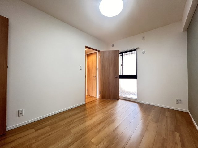 プレステージ灘新在家Ⅲの洋室