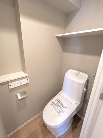 DUO FLATS浅草蔵前のトイレ|温水洗浄便座です