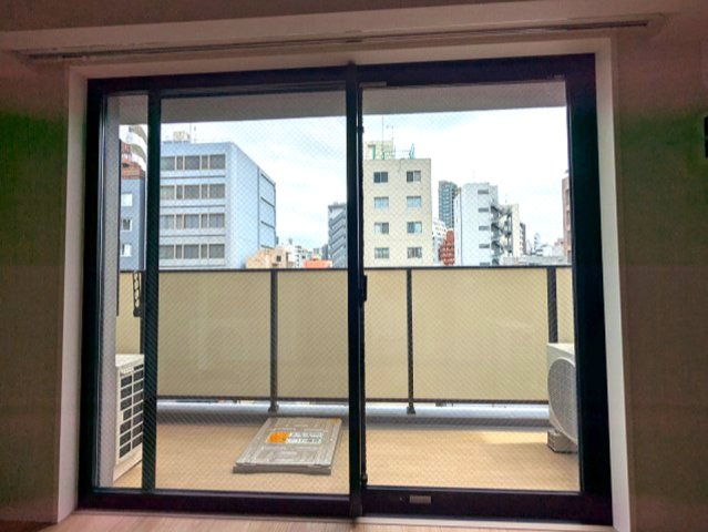 DUO FLATS浅草蔵前の設備|6F、遮音性・防犯性・遮熱効果が高いペアガラスの窓です