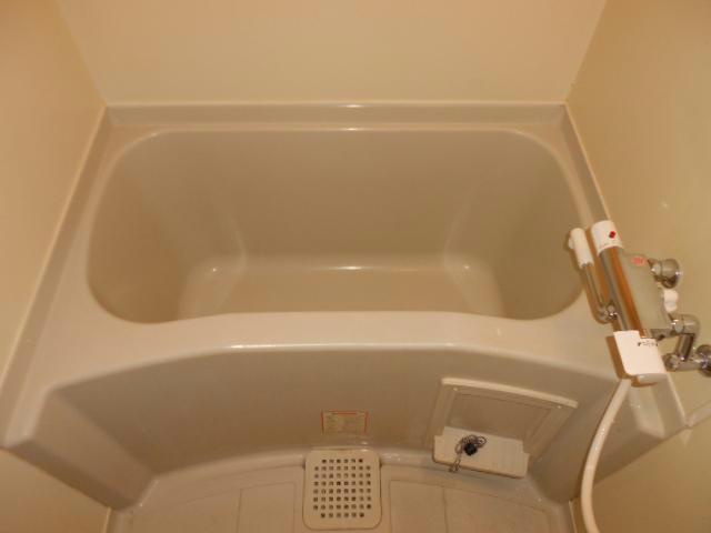 レジデンスマルカワの浴室