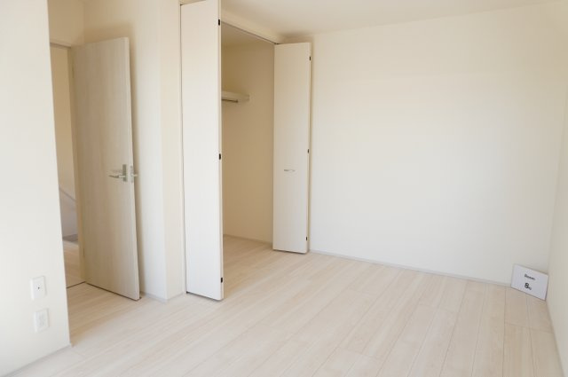 越谷市弥栄町1丁目 新築分譲住宅の洋室