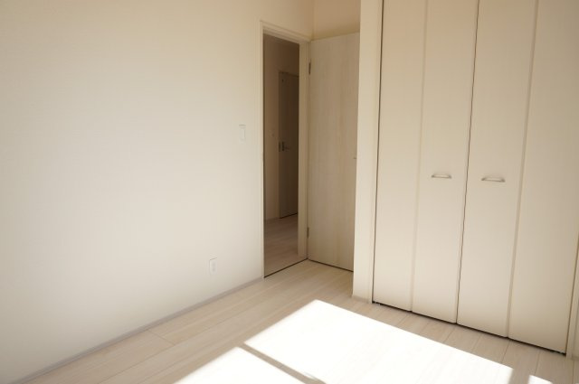 越谷市弥栄町1丁目 新築分譲住宅の洋室